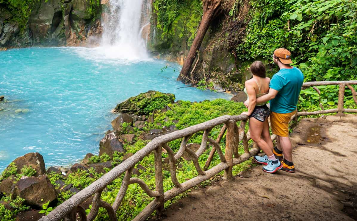 Pareja – Rio Celeste